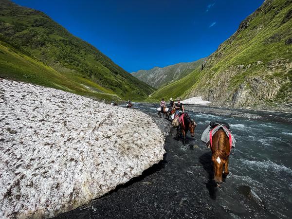 Horseriding in Tusheti - Exploring the Valleys