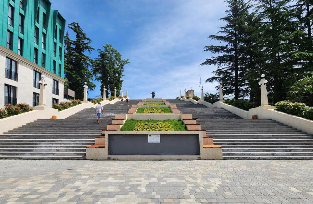 100-Step Staircase: Kutaisi's Historic Meeting Spot