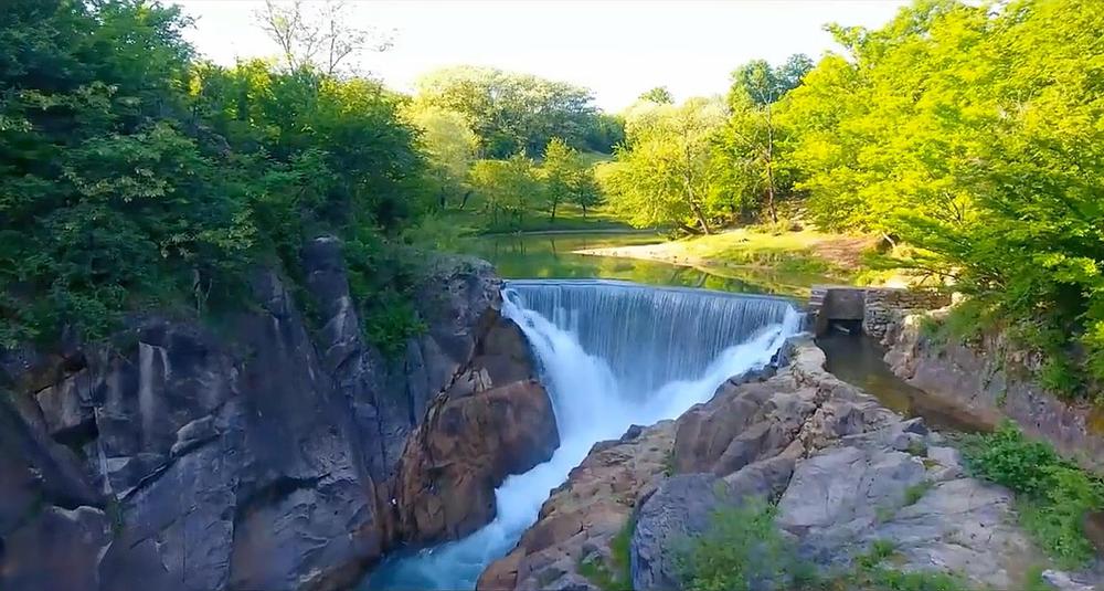 Samtsvera Waterfall: An Oasis of Natural Beauty in Imereti, Georgia