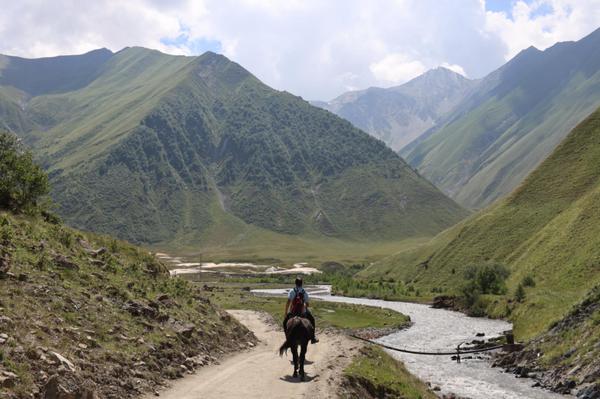 Horseback ride in Truso Valley