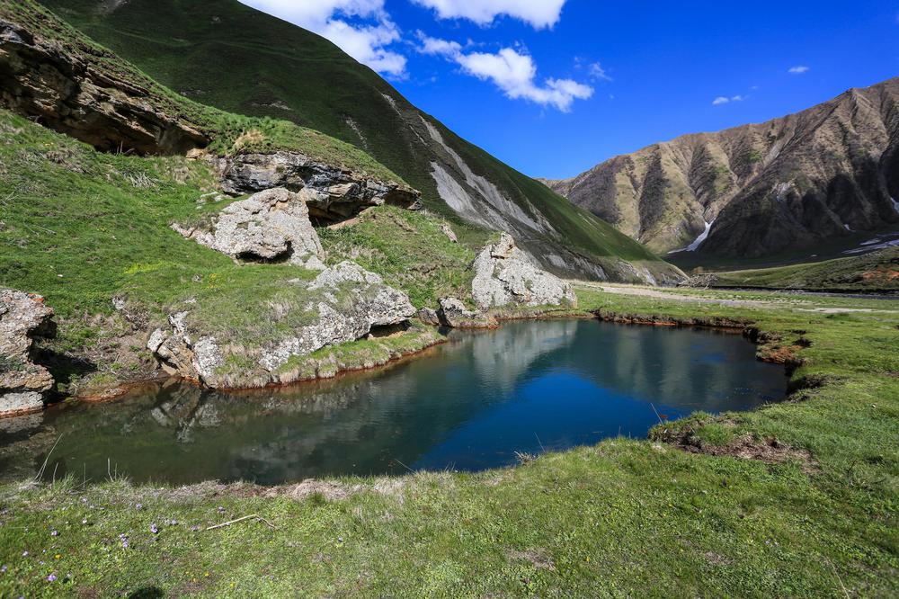 Abano Mineral Lake: A Unique Natural Phenomenon in Georgia's Truso Valley