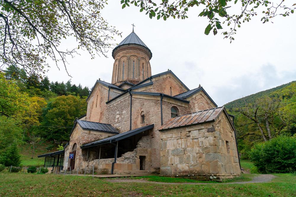 Kintsvisi Monastery: Exploring Medieval Georgian Art and Architecture