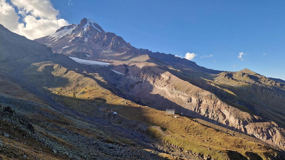 Exploring Sabertse Campsite: A Gateway to Mount Kazbek