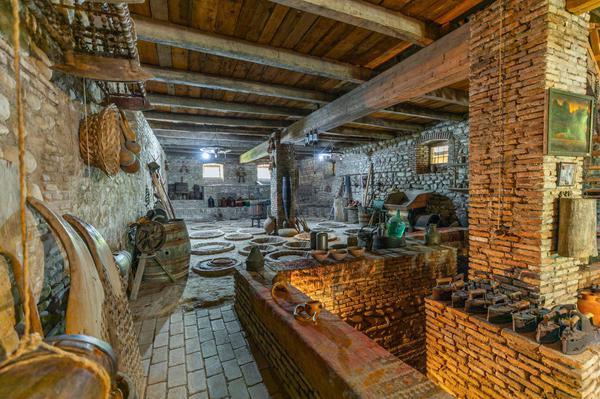 Numisi Wine Cellar-Museum