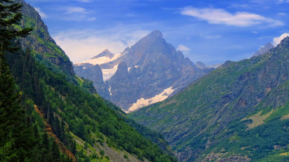 Lekhziri Glacier: A Majestic Ice Giant in the Greater Caucasus Range