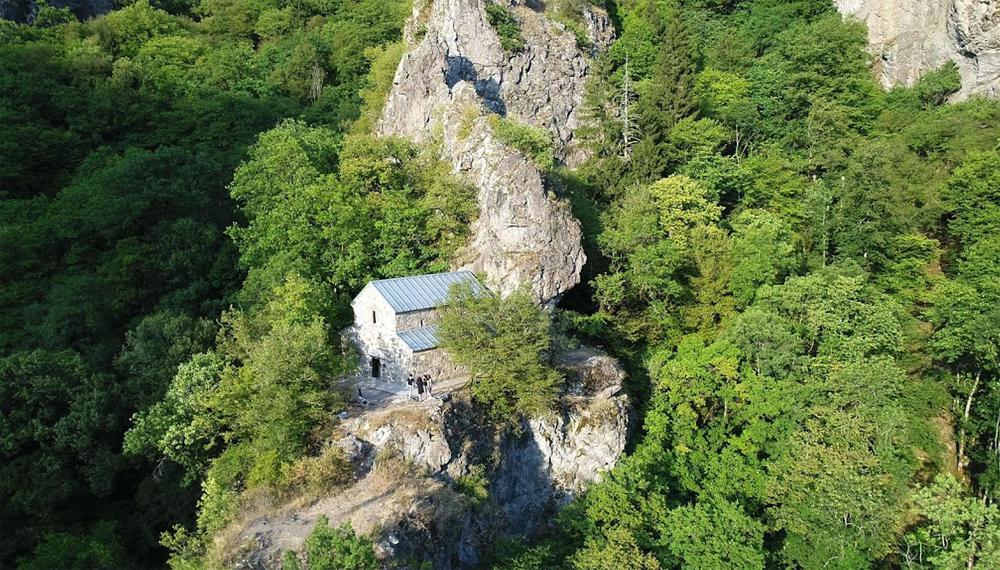 Kvabiskhevi Church: A Cliffside Gem in the Scenic Borjomi Valley