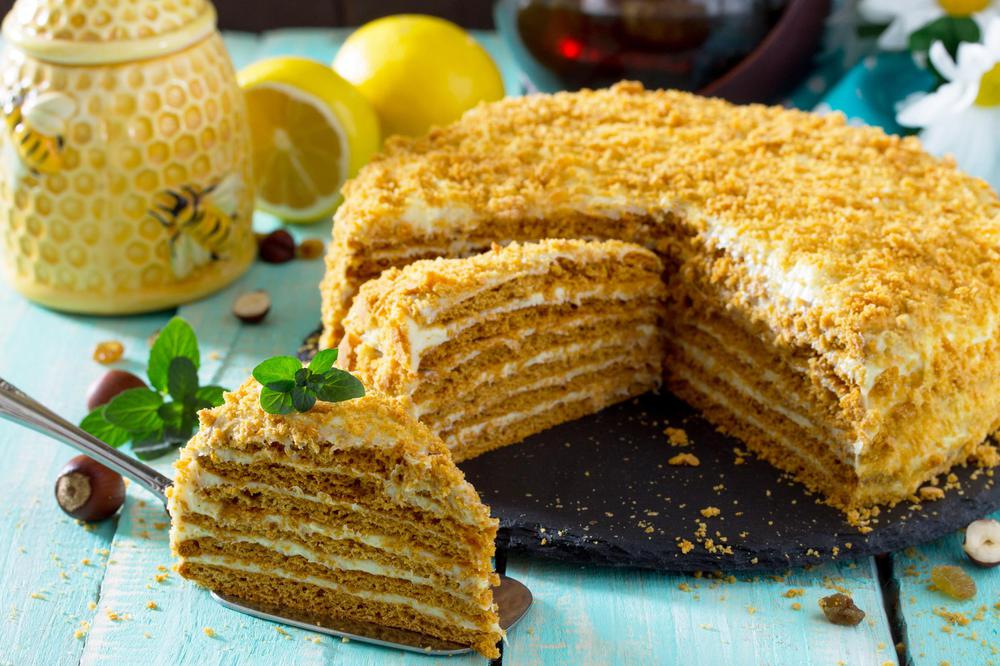 Medok: Georgian Honey Cake Delight | Traditional Georgian Desserts