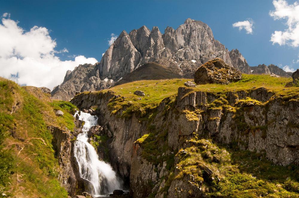 Kazbegi National Park: Uncover Georgia's Alpine Wonder
