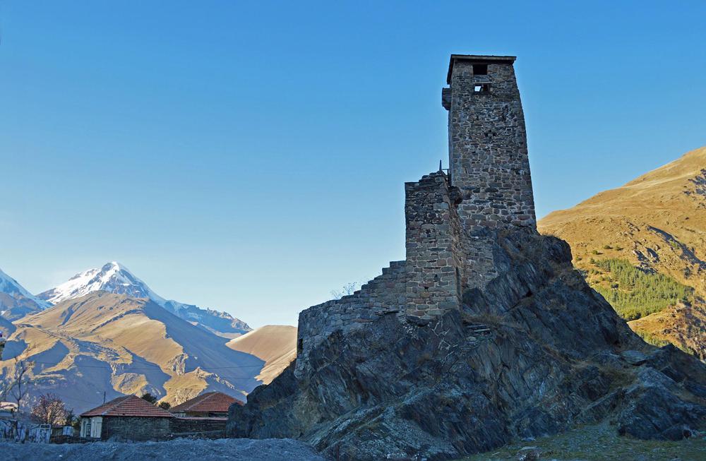 Sno Fortress: Georgia's Stoic Sentinel in the Kazbegi Mountains