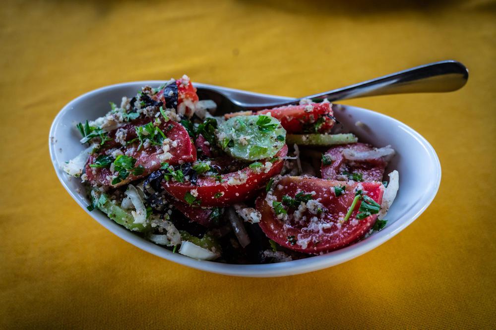 Georgian Salad with Walnut Dressing: A Traditional Culinary Delight